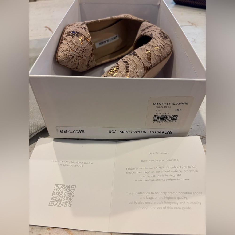 Manolo Blahnik - Picture 7 of 7